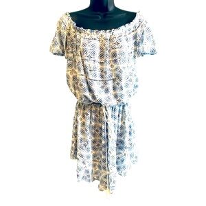 Bohome Womens Romper size 1X blue white  40W  50Ch  50 hip